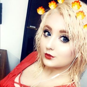 Meet your Posher, Hallie